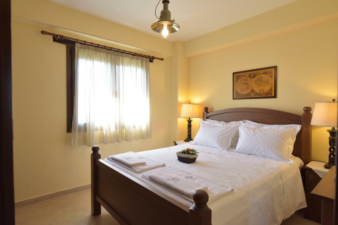 Captain'S Villa Appartments Psakoudia Bagian luar foto
